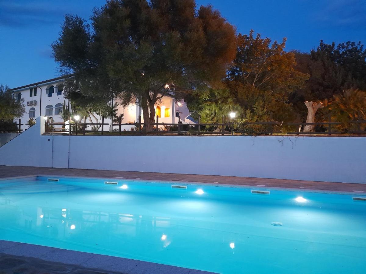 Agriturismo Palas De Serra Country Resort Onifai Exteriör bild