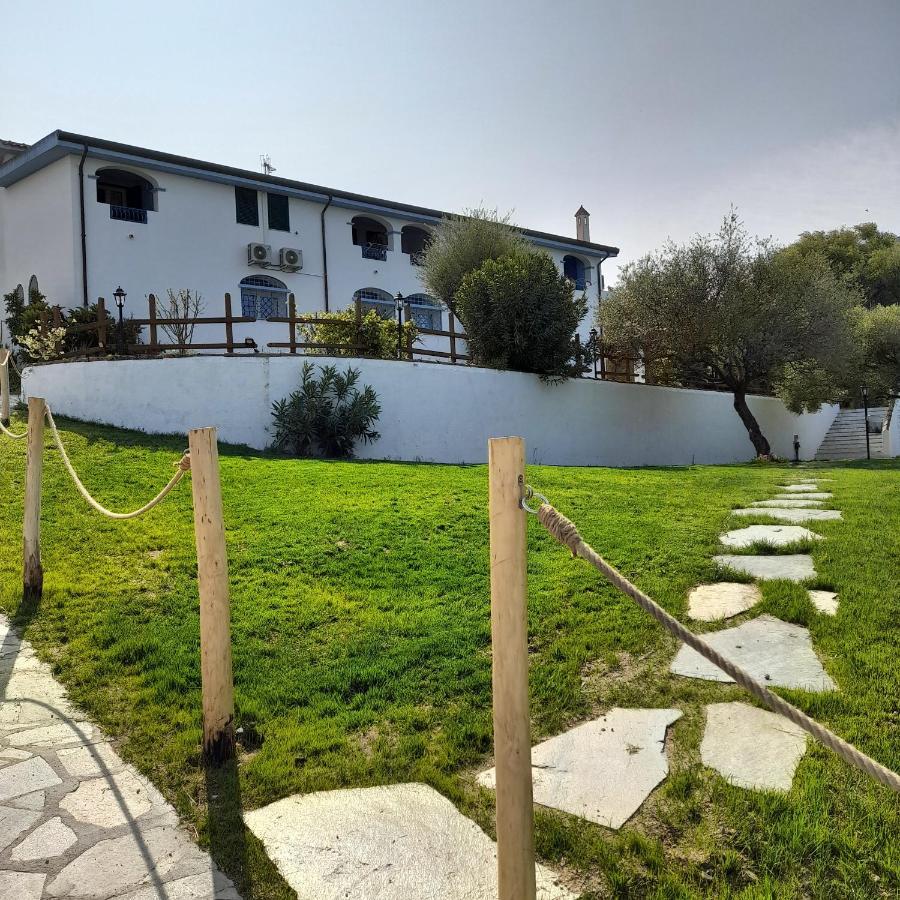 Agriturismo Palas De Serra Country Resort Onifai Exteriör bild